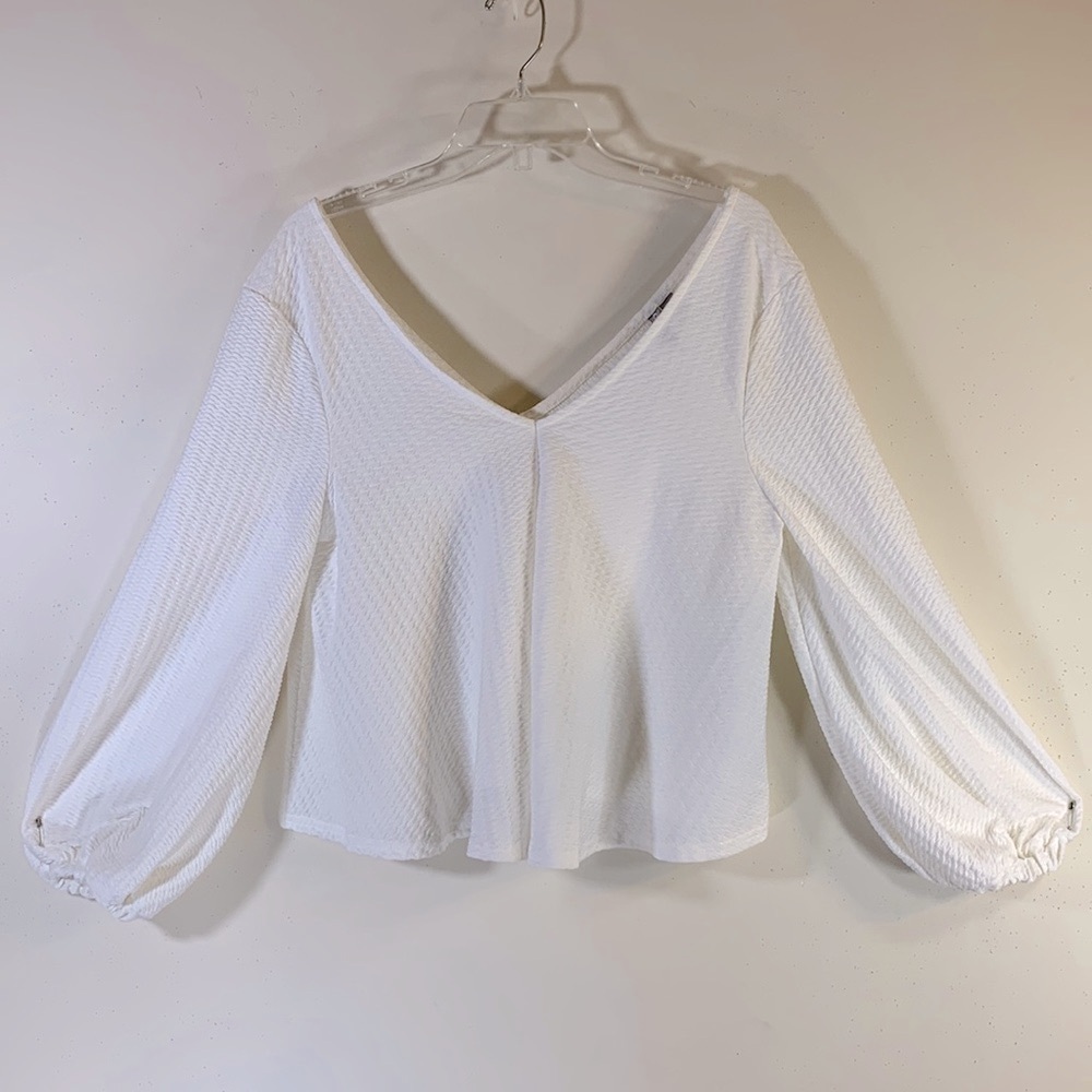 ASOS Boho V Neck Balloon Sleeve Textured Blouse. 2. NWT.
